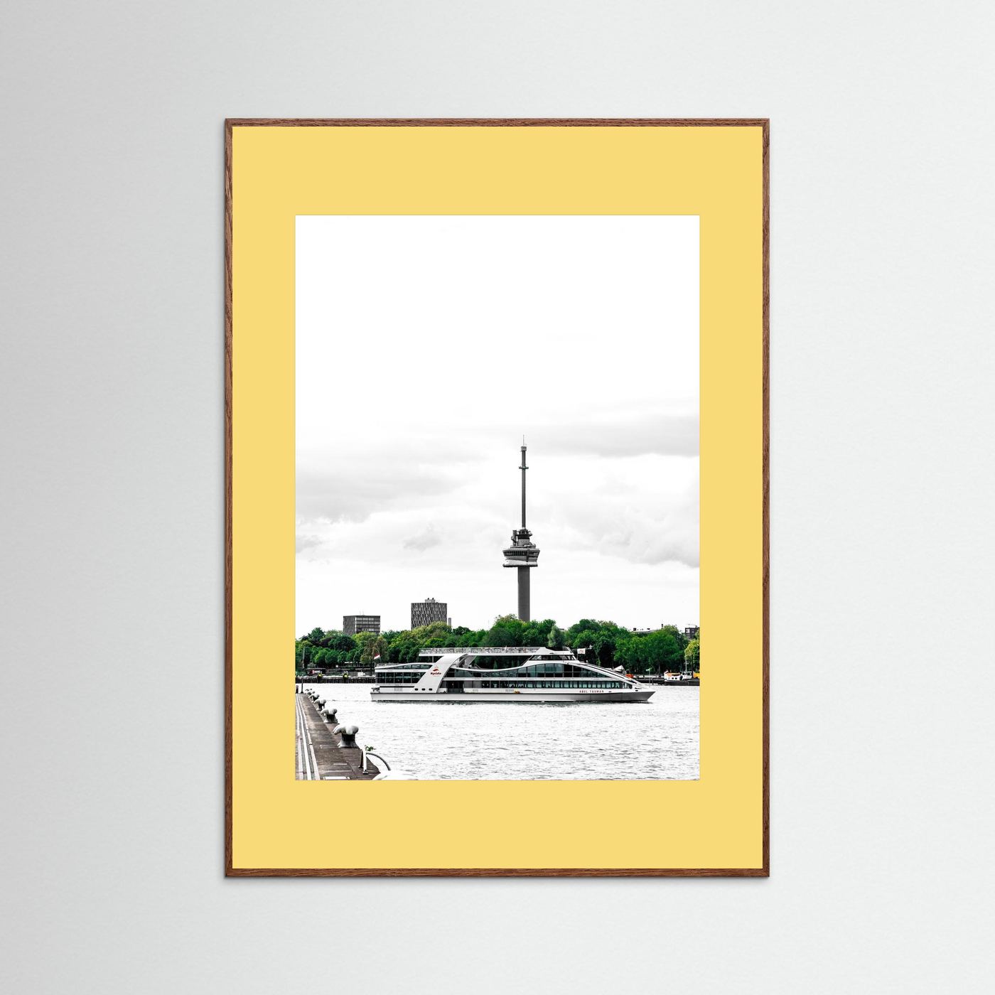  Veerboot vaart voor de Euromast langs, Rotterdam 