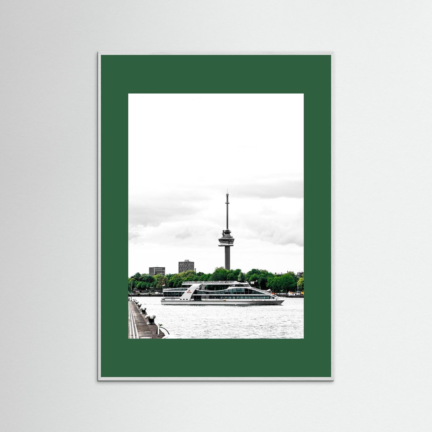  Veerboot vaart voor de Euromast langs, Rotterdam 