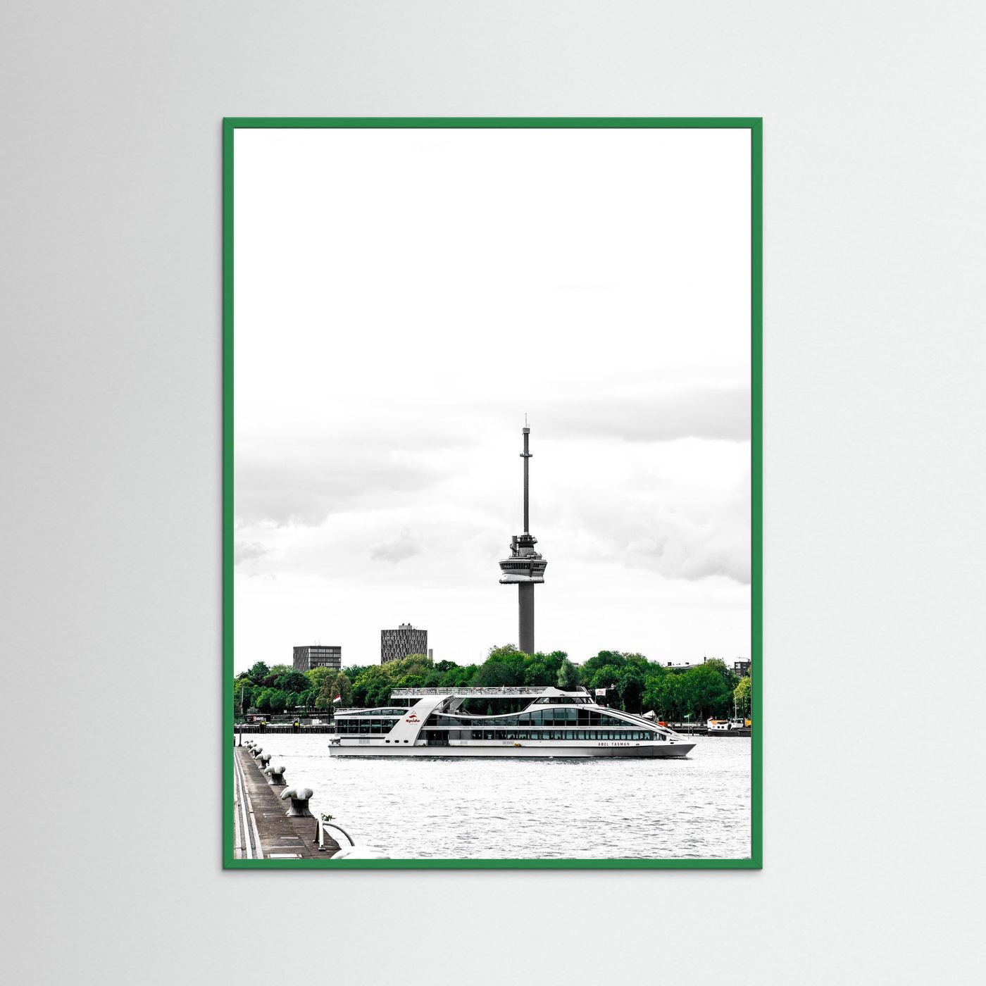  Veerboot vaart voor de Euromast langs, Rotterdam 