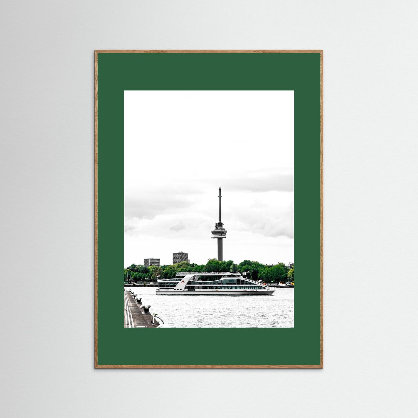  Veerboot vaart voor de Euromast langs, Rotterdam 