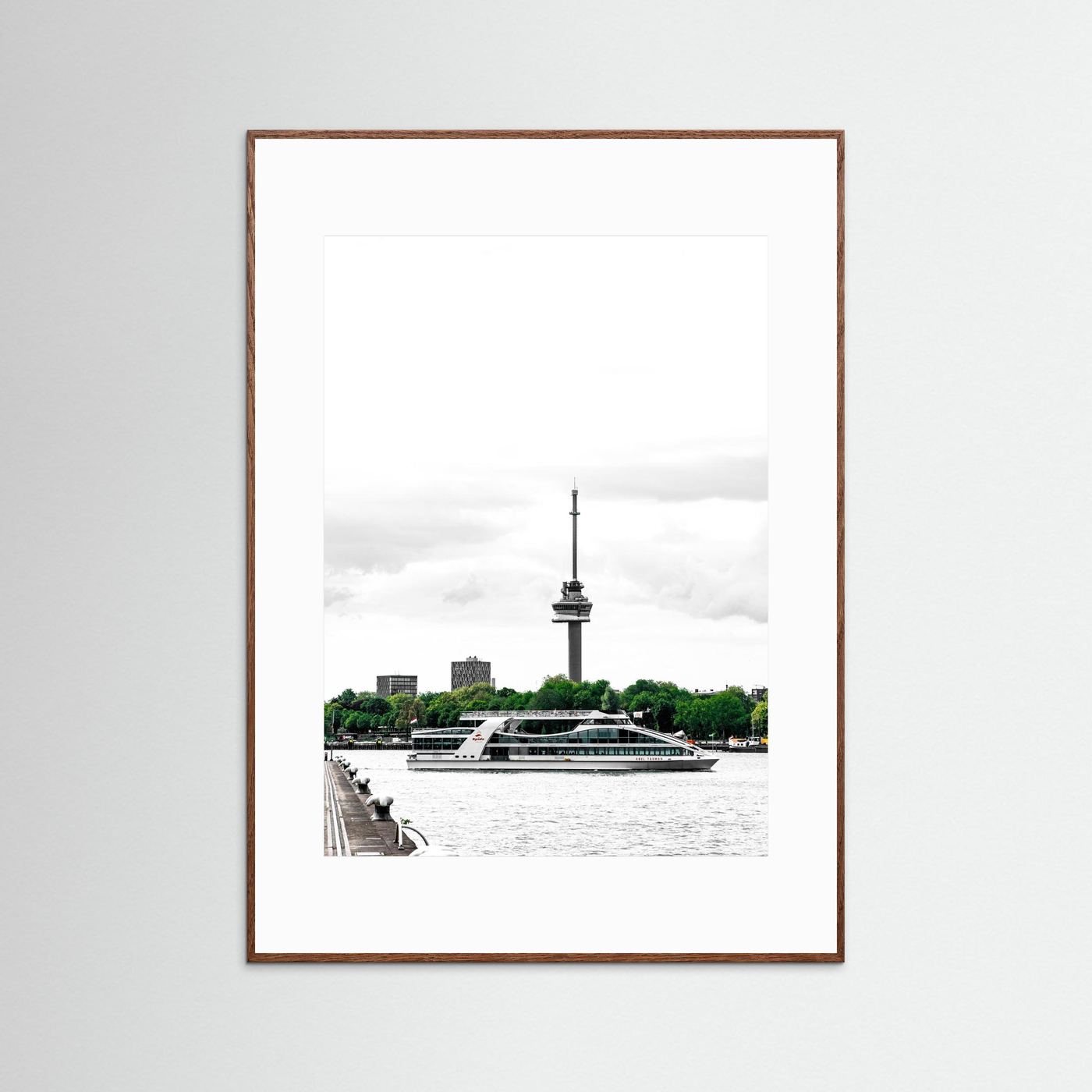  Veerboot vaart voor de Euromast langs, Rotterdam 