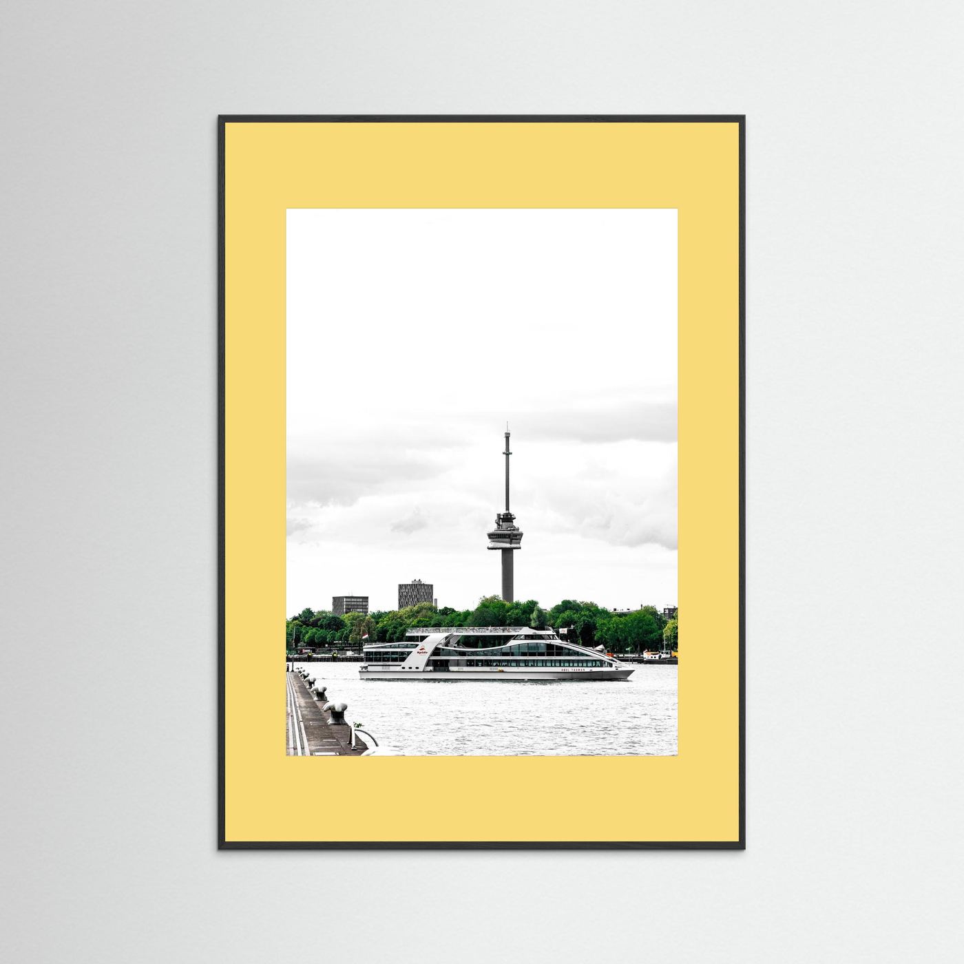  Veerboot vaart voor de Euromast langs, Rotterdam 