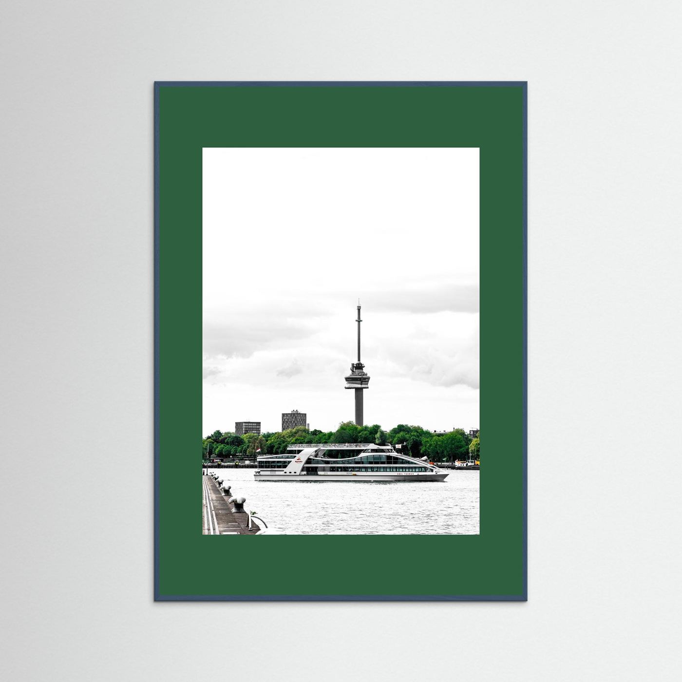  Veerboot vaart voor de Euromast langs, Rotterdam 