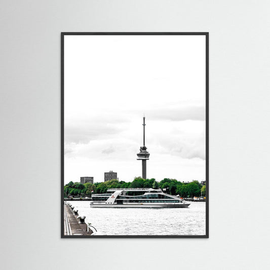  Veerboot vaart voor de Euromast langs, Rotterdam 