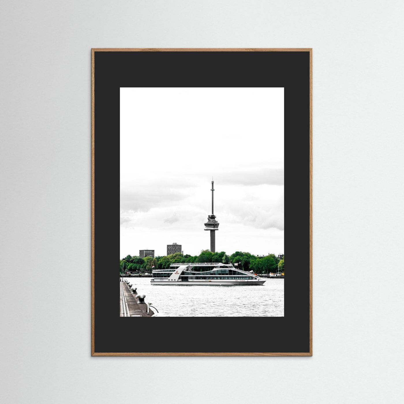  Veerboot vaart voor de Euromast langs, Rotterdam 