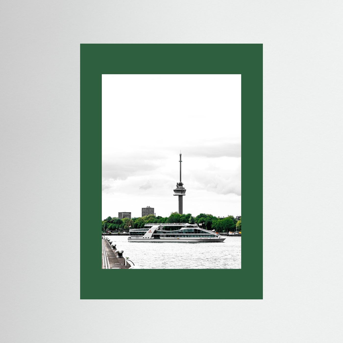  Veerboot vaart voor de Euromast langs, Rotterdam 