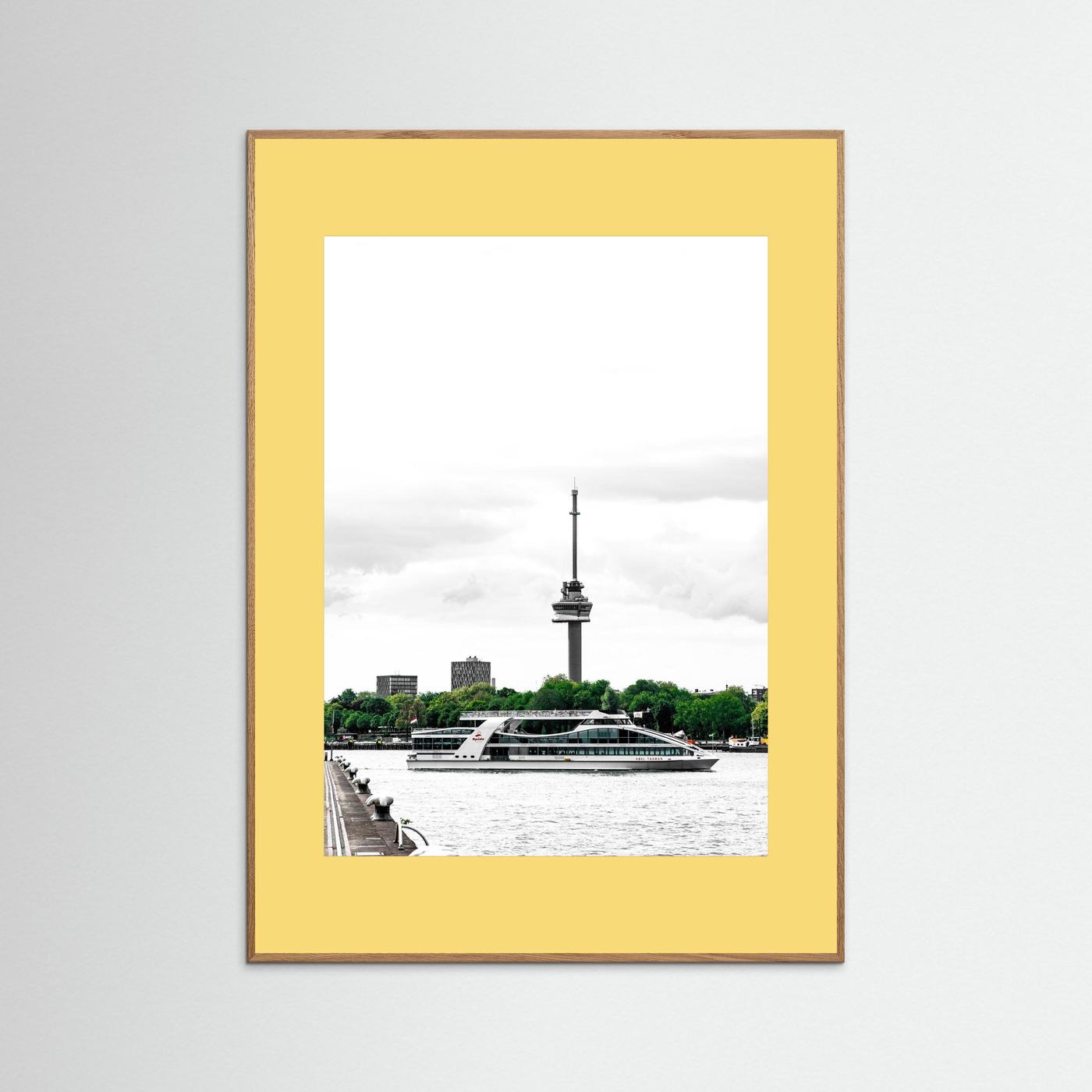  Veerboot vaart voor de Euromast langs, Rotterdam 
